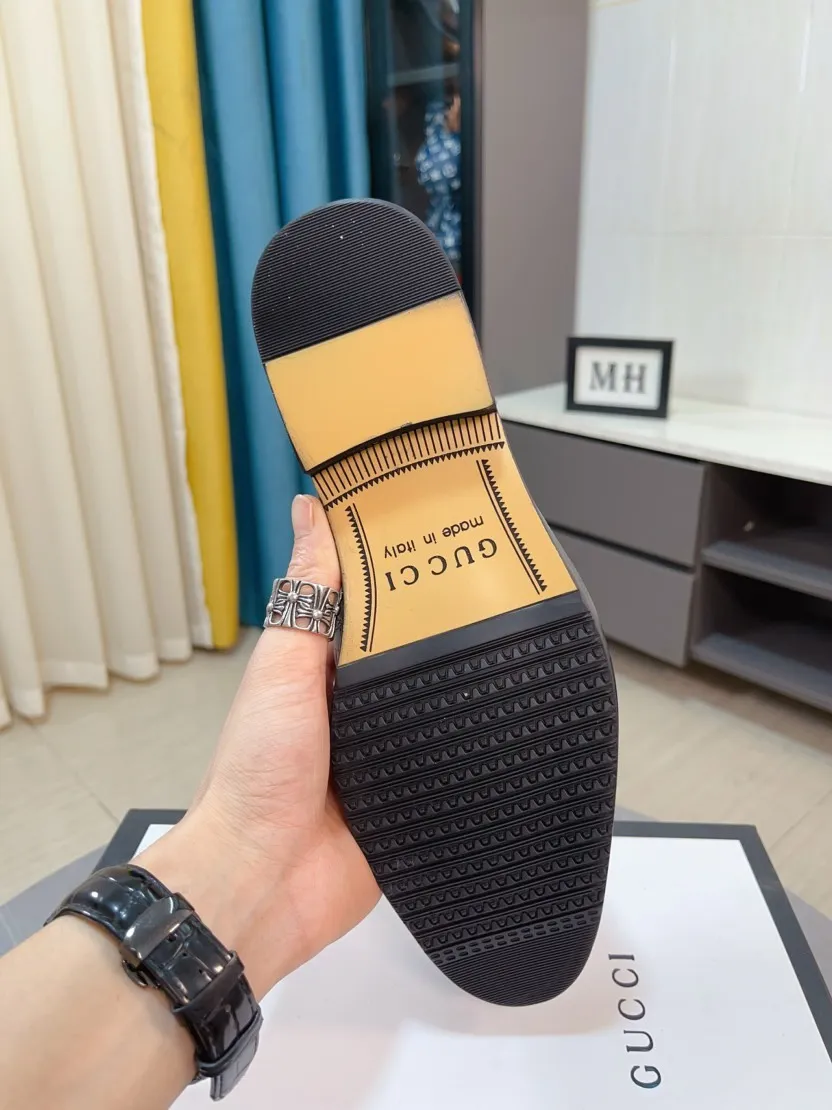 Men's Men's Shoes 💰458🌹🌹【GUCCI】The most popular classic Gucci leather shoes. Synchronized with the official website, the upper is made of Italian open-edge pig ostrich pattern➕cow leather lining, with unique brand and unique craftsmanship. Highlighting the hot style of the new year. Stop hesitating, stop wandering, get it now. Number: 38--44, 45 46 can be customized